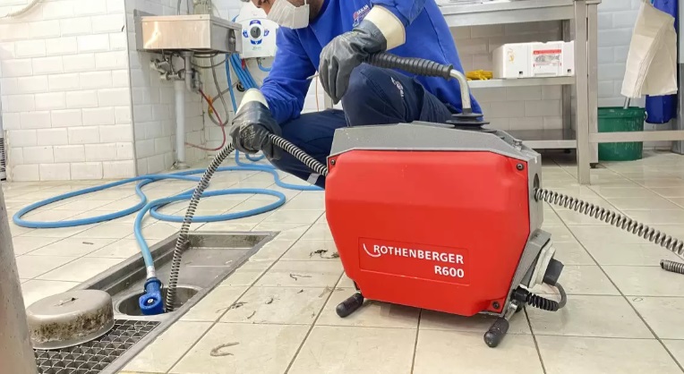 BEYOĞLU Tesisatci Gider Klozet Açma 